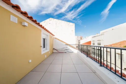Moradia totalmente remodelada no coração de Peniche!
