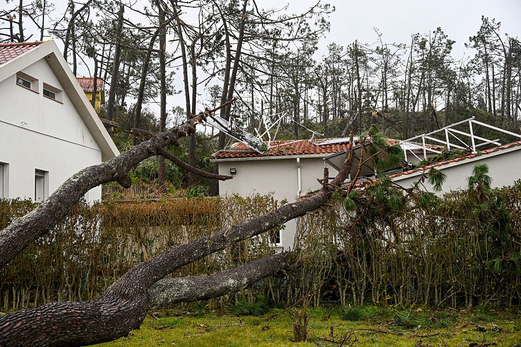 Descubra Como a Tempestade Kristin Mudou o Rumo das Seguradoras em Portugal! Não Perca!