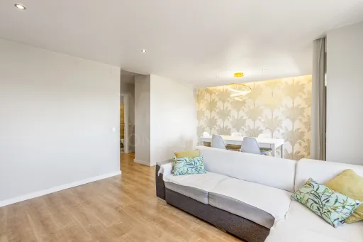 Top Floor | Fully Renovated 2-Bedroom Apartment | 2 Balconies | Unobstructed View