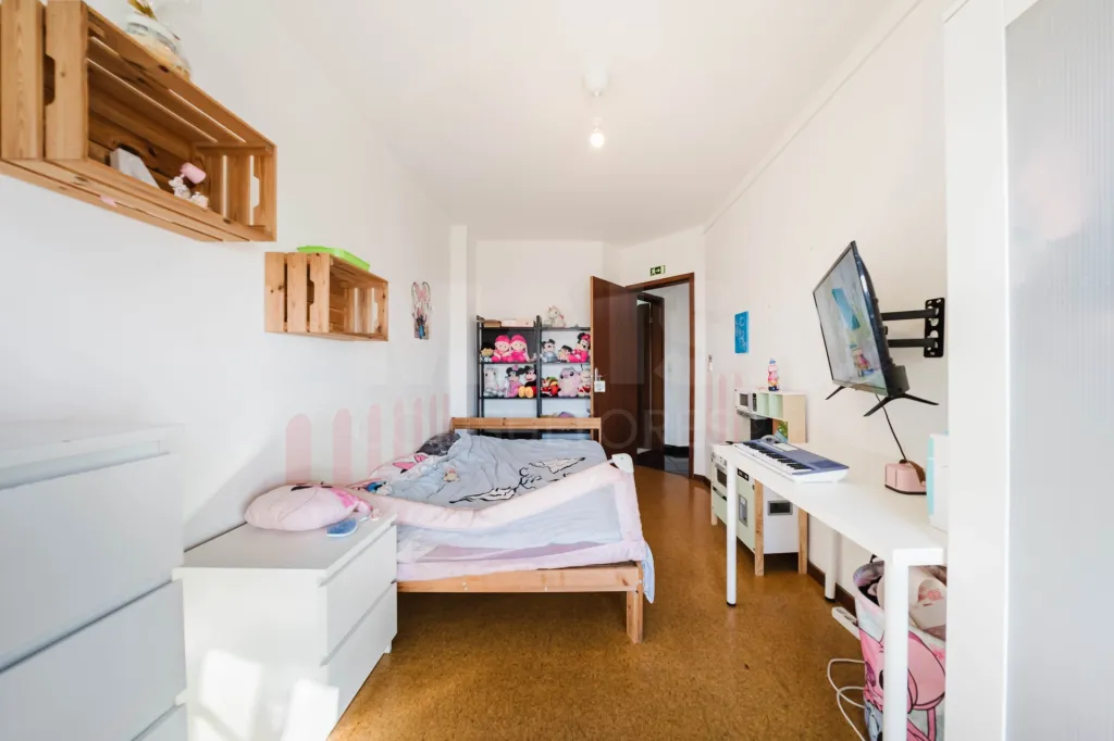 Apartamento T3 em Peniche com 110 m², perto do centro e da Universidade