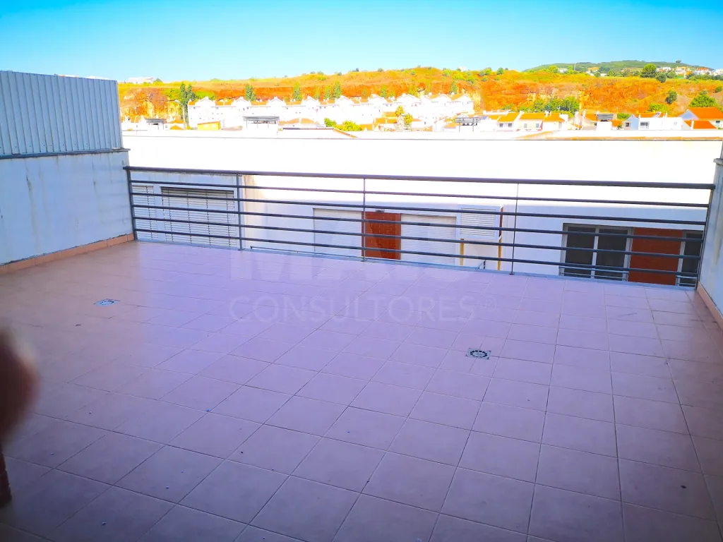 One-bedroom apartment with a 28 m² terrace in Murganhal, Caxias