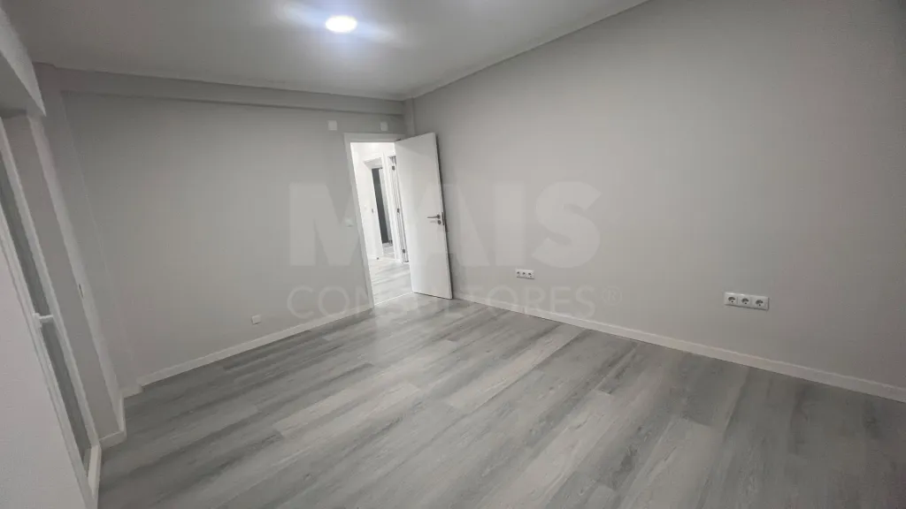 Apartamento T2 Remodelado |Setúbal| São Sebastião