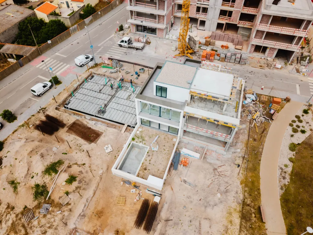 Modern New 3 Bedroom Villa with Pool in Ferrel