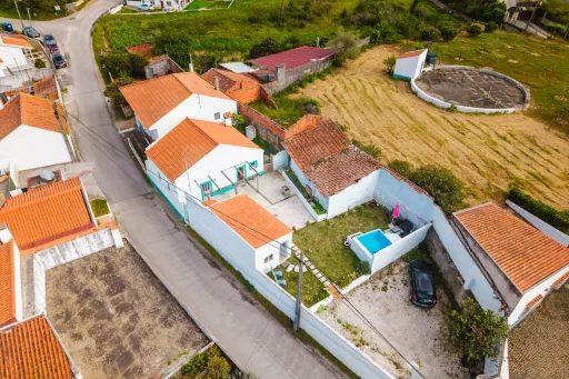 Moradia T2 +1 Renovada em Famalicão da Nazaré