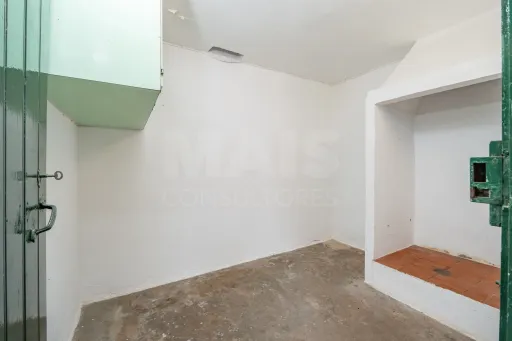 Moradia T3 com espaço exterior no centro de Salvaterra de Magos