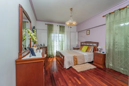 Apartamento T3 excelente localização no Porto Alto