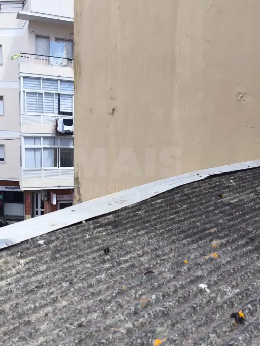Moradia em Sacavém para remodelação total