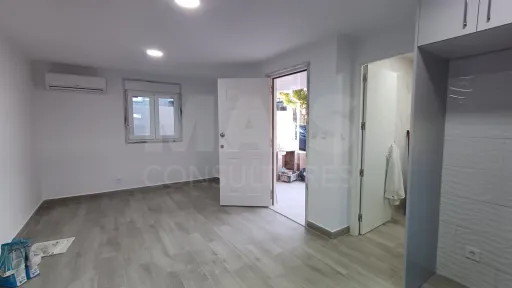 Moradia Modelar Como Nova T2 no Parque Verde