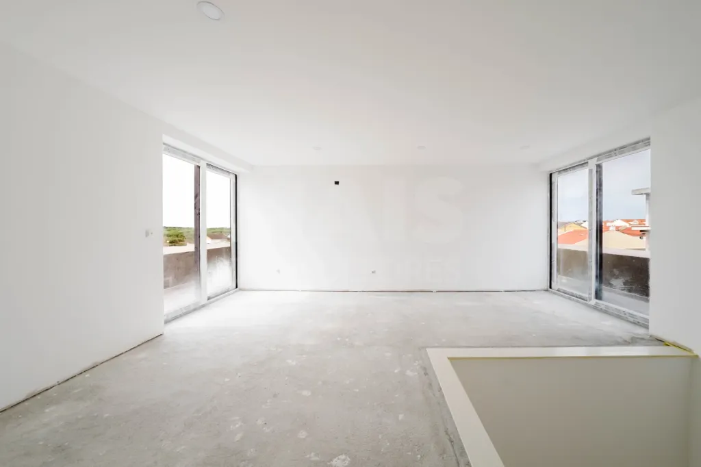 Modern New 3 Bedroom Villa with Pool in Ferrel
