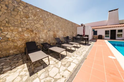 Moradia T3+2 com piscina e jardim a 8km de Caldas da Rainha