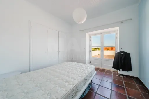 Imóvel com Vista Mar e Elevado Potencial Turístico a Minutos das Praias de Peniche