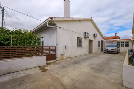 Moradia T3 Remodelada, Pronta a Habitar, com Ginásio, Anexo e Jardim