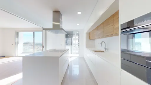 Luxuoso   apartamento T3 com Varandas e 2 lugares de  garagem