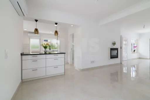 Moradia Isolada T4 Renovada — Abuxarda / Alvide, Cascais