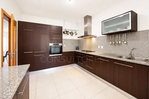Magnifica moradia em banda, T3+2 localizada num condomínio privado, em Boliqueime.