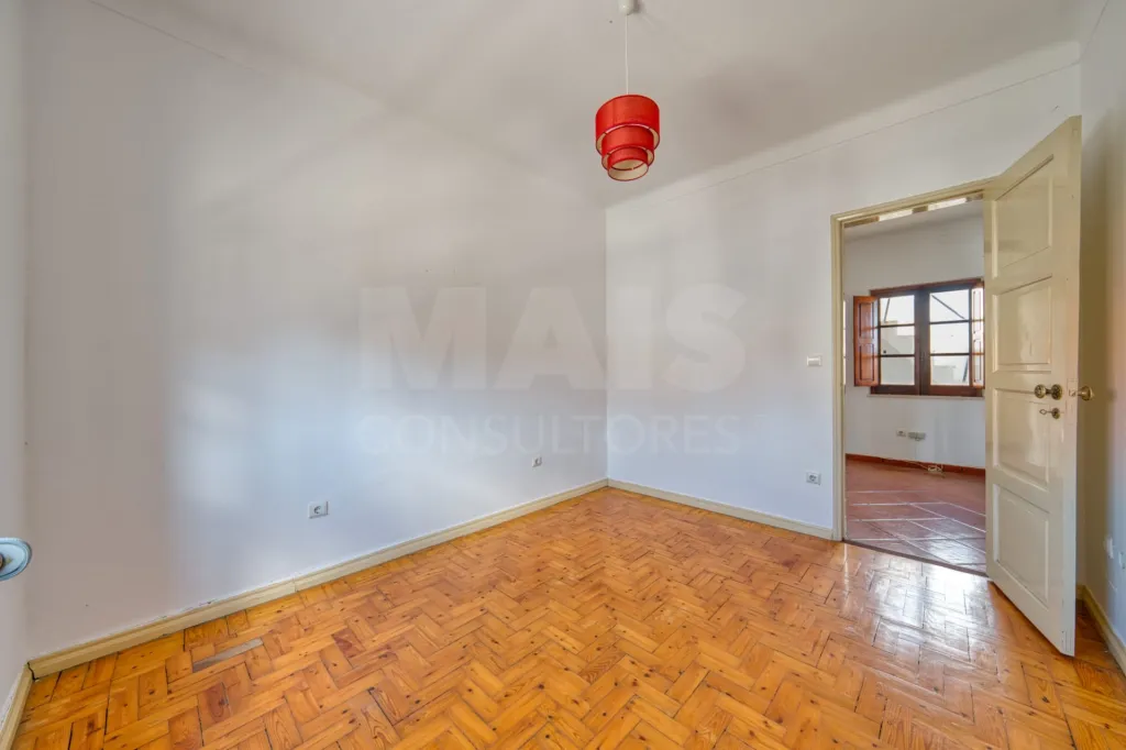 Moradia T4 Bi Familiar no Couço