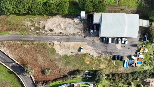 Armazém inserido em terreno de 9342m2 na Terrugem