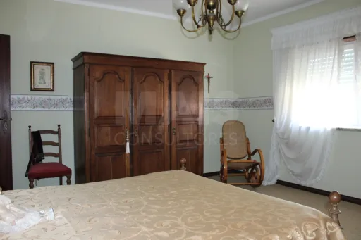 Moradia com 3 Apartamentos Independentes | Ideal AL | Perto da Praia da Areia Branca