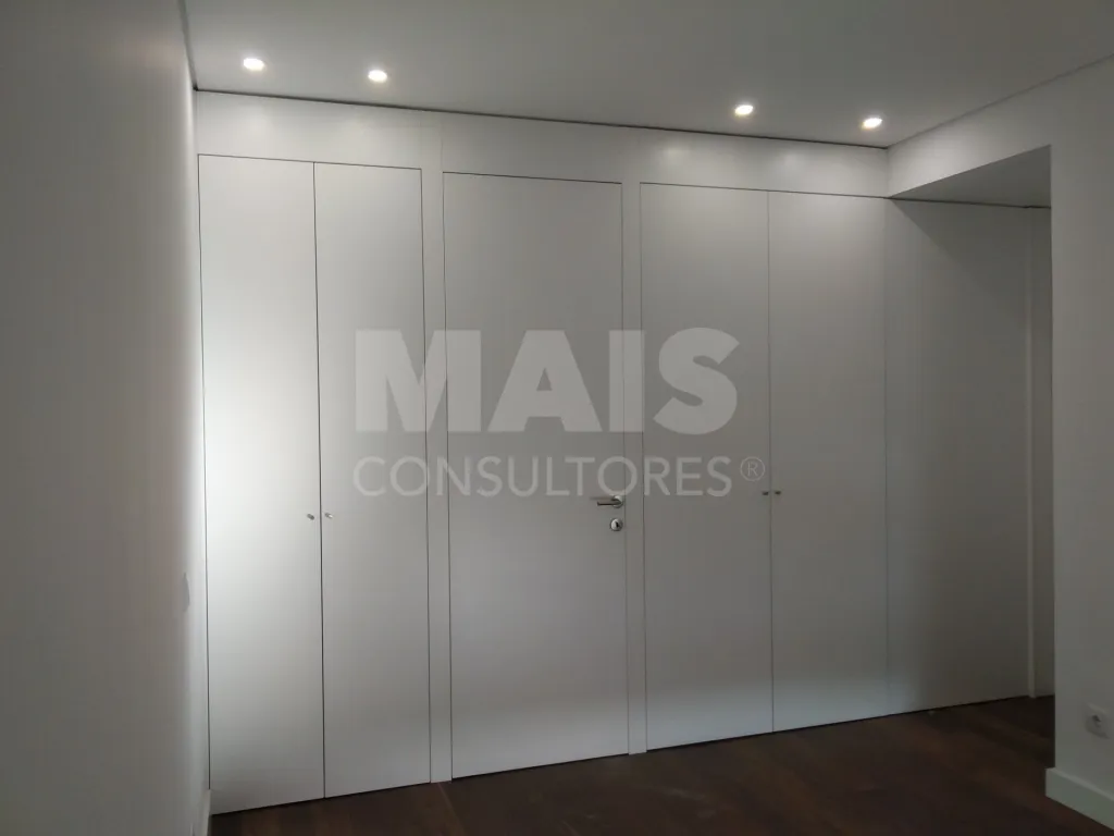 Apartamento T4 Remodelado em Cedofeita (Santo Ildefonso), Porto