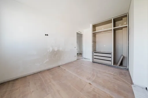 Apartamento T2 Novo com Garagem Privativa e Varanda Ampla em Ferrel junto ao Baleal Fracção G