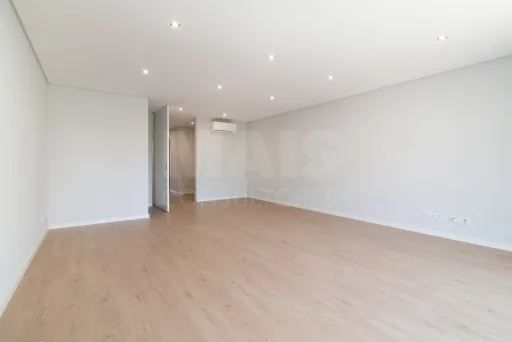 3-Bedroom Apartment in Quinta das Marianas