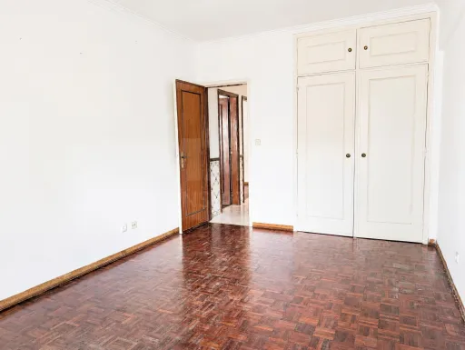 Apartamento T3 no Centro Carnaxide