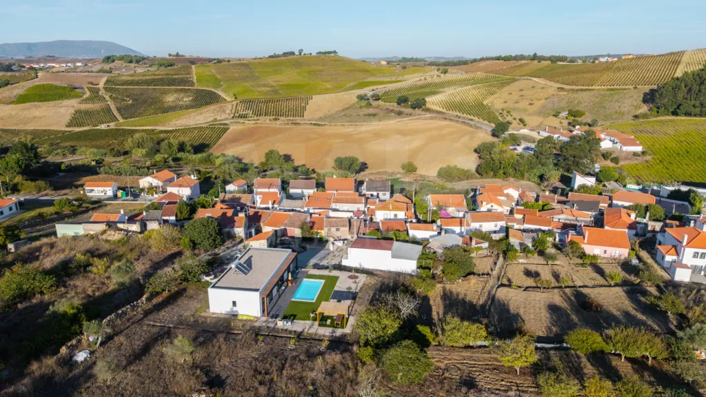 🏡 Encantadora Moradia Centenária T2 com Terraço