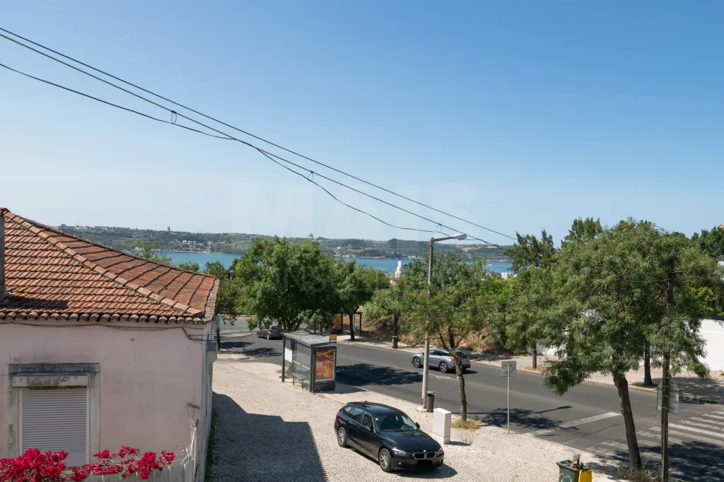 4+1 bedroom house in Bairro Alto da Ajuda