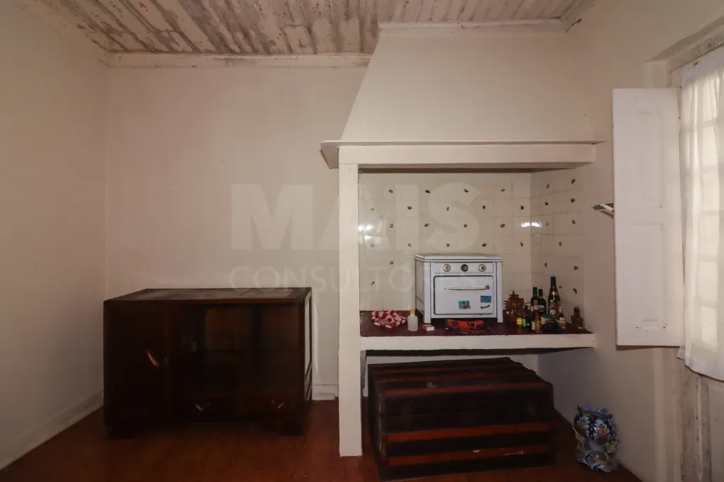 Moradia T3 com Potencial Comercial e Habitacional – Reabilitação em Pocariça / Alenquer