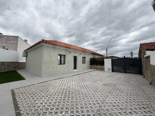2 Bedroom House with Garden and Annex | Santo Tirso