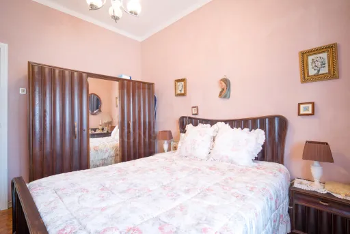 Moradia Bifamiliar no Cadaval com terreno de 1880m2