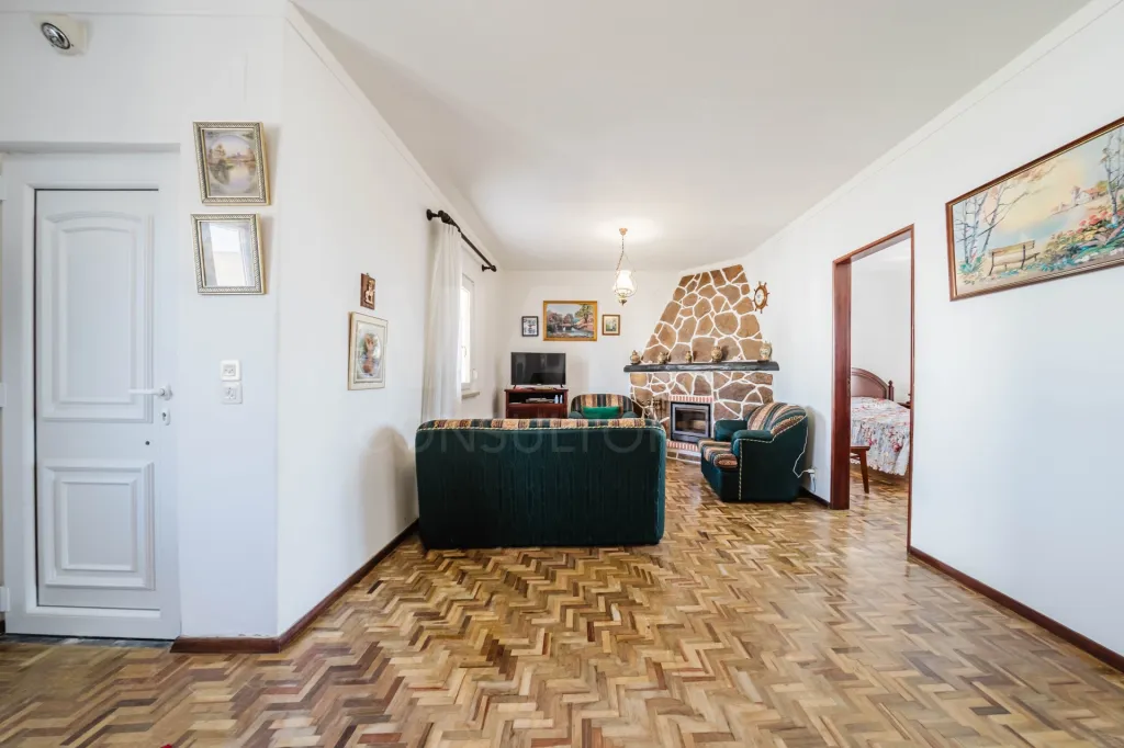Moradia T2+2 com Terreno de quase 3000m2 Urbano