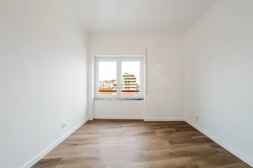 Apartamento T2 com Parqueamento em localização central – Caldas da Rainha