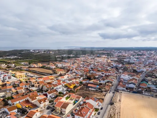 Construção de Moradia Nova com Piscina a Minutos da Praia do Baleal