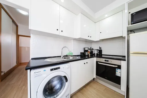 Apartamento T3+1 no Centro de Peniche com Terraço Privativo e Elevada Rentabilidade
