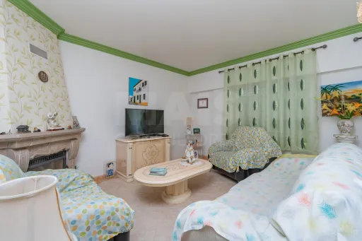 Apartamento T3 excelente localização no Porto Alto