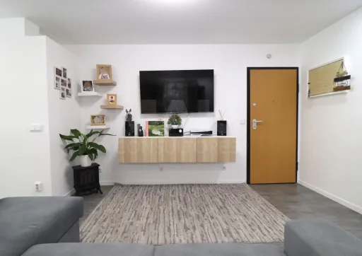 Fully Renovated 3-Bedroom Apartment on the 3rd Floor in Samora Correia