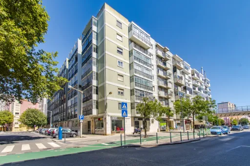 T4 Lumiar – Espaçoso Apartamento Próximo da Estação de Metro