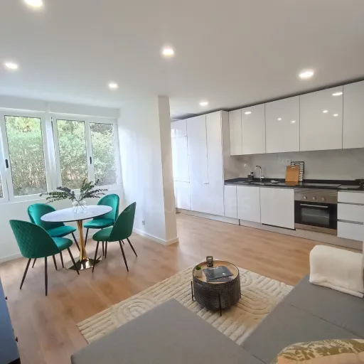 Apartamento T3 Lisboa Benfica Com Logradouro
