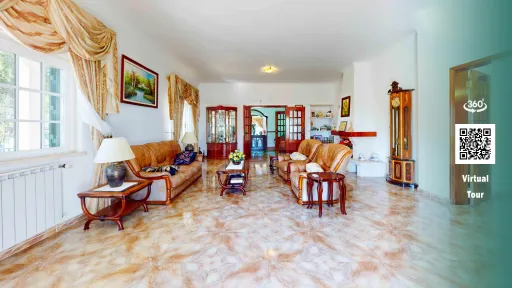 Moradia T5, na calhandriz com piscina