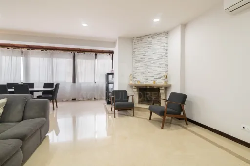 Apartamento T4 nas Torres do Restelo