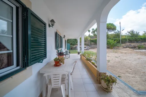 Moradia T4 com Piscina, Excelente Espaço Exterior em Carnota - Alenquer