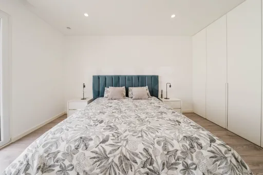 Apartamento T2 |Semi-novo | Varanda | Garagem Box |Atouguia da Baleia, Peniche