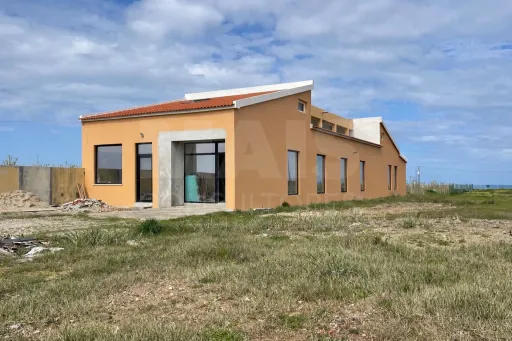 Unit with Industrial License + Preliminary Project for Accommodation | 3.106 m² | Ferrel