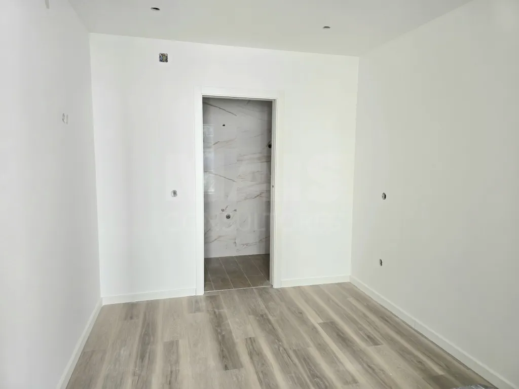 Elegant renovated 2-bedroom apartment in the heart of Nazaré, 500m from the beach