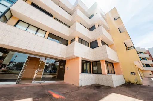 Apartamento T2 Semi-Novo | Terraço | Garagem | Bombarral