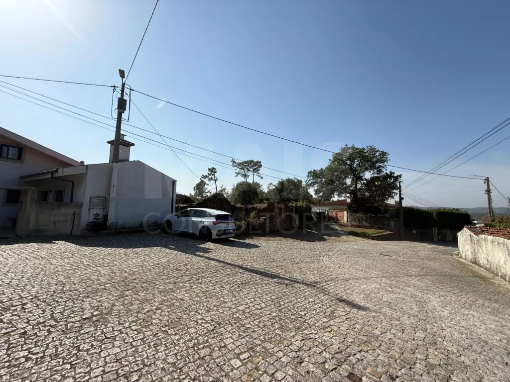 Moradia em Ruína com Terreno de 1135m2| Agrela | Santo Tirso