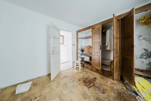 Moradia inserida num amplo terreno com 4.730 m²