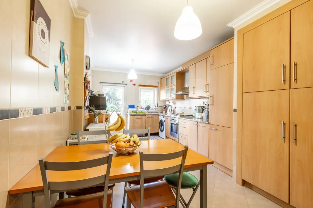 Apartamento T2 com garagem