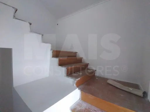 Moradia em Albarraque – A Oportunidade de Criar a Casa dos Seus Sonhos!